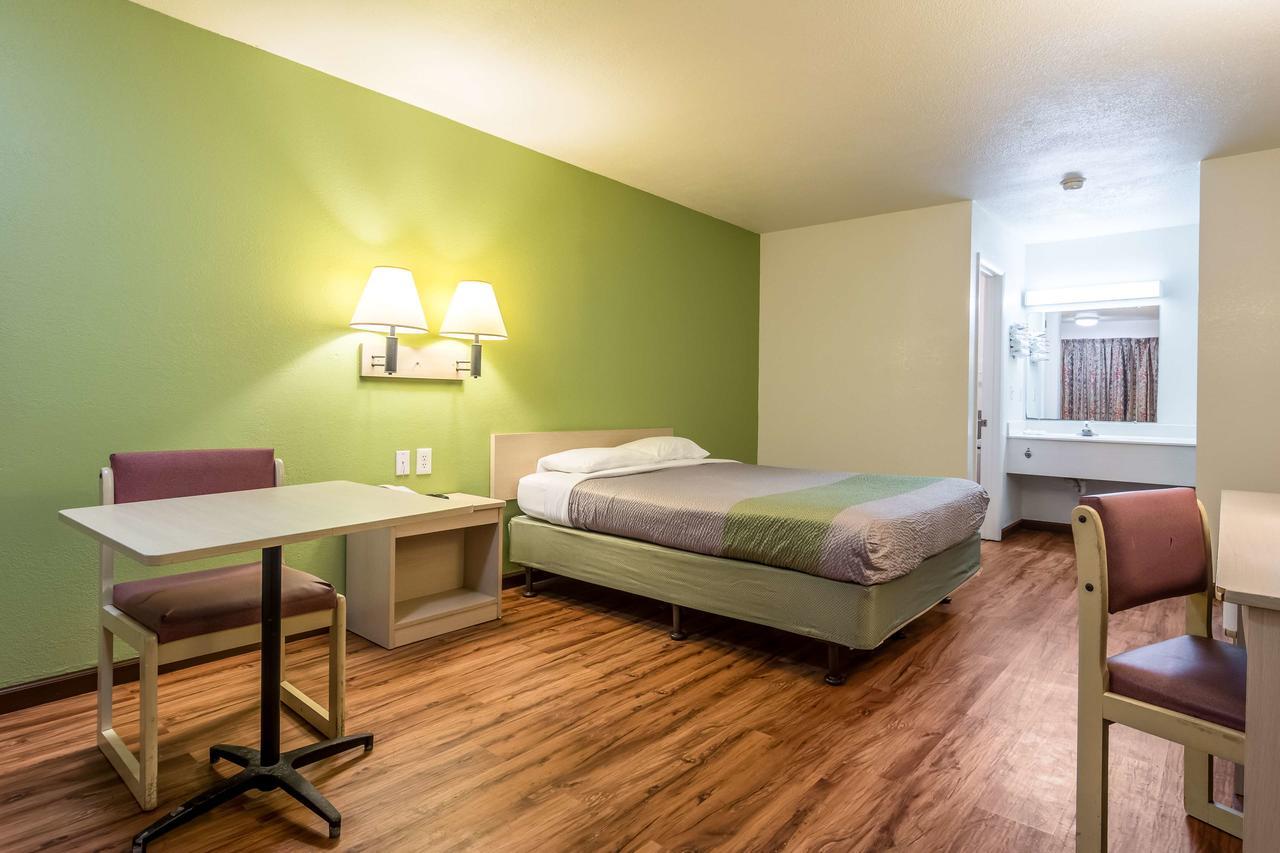 Motel 6 Chattanooga East Экстерьер фото