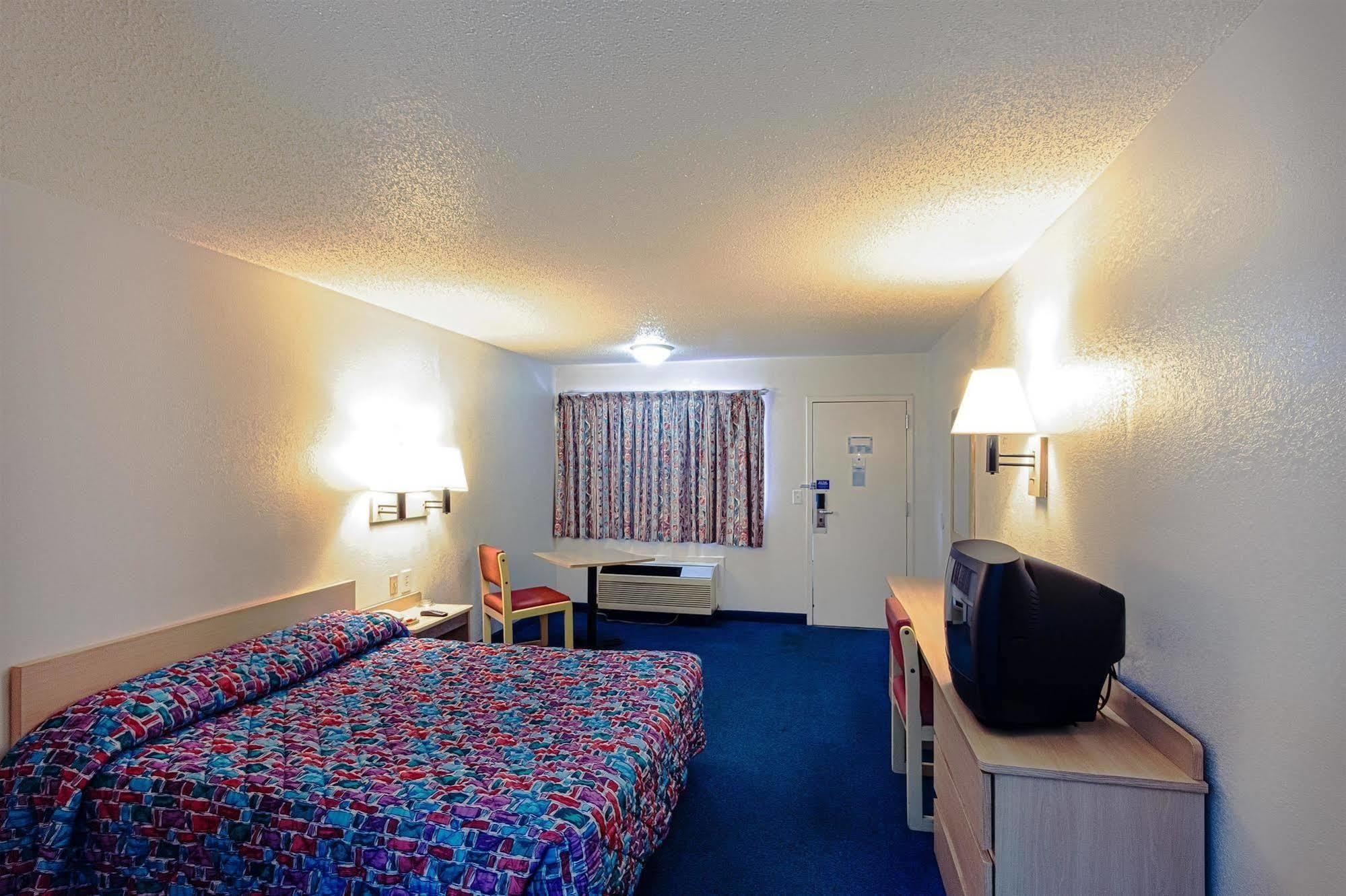 Motel 6 Chattanooga East Экстерьер фото